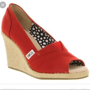 NEW TOMS red open toe wedge size 11